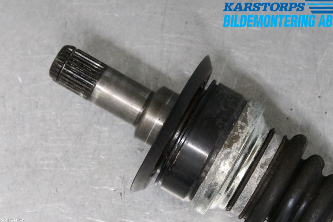 BMW 3 F30/F31/F80 12-19 Drivaxel Bak Höger