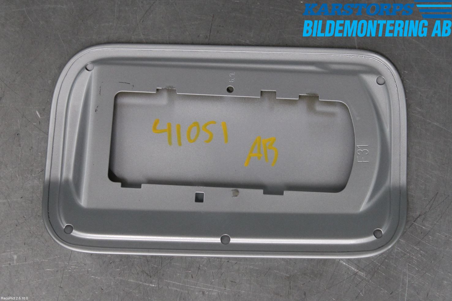 BMW 3 F30/F31/F80 12-19 Tanklucka