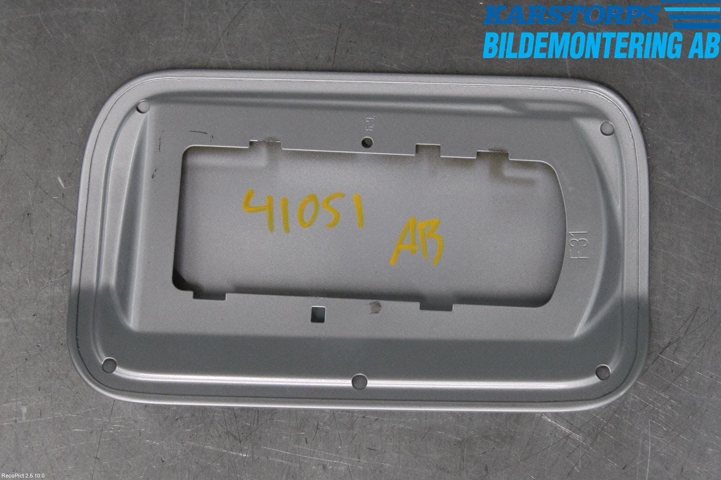 BMW 3 F30/F31/F80 12-19 Tanklucka