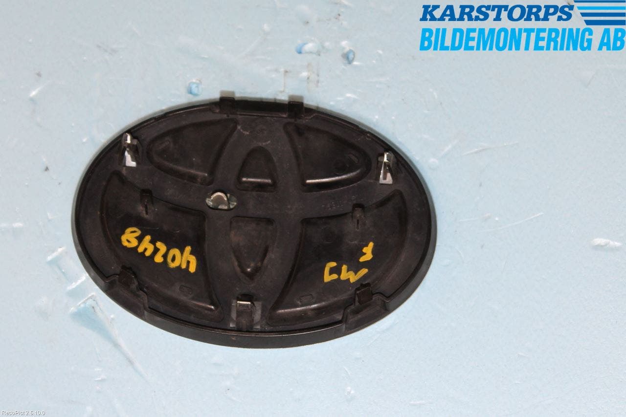 Toyota AVENSIS 07-08 Emblem