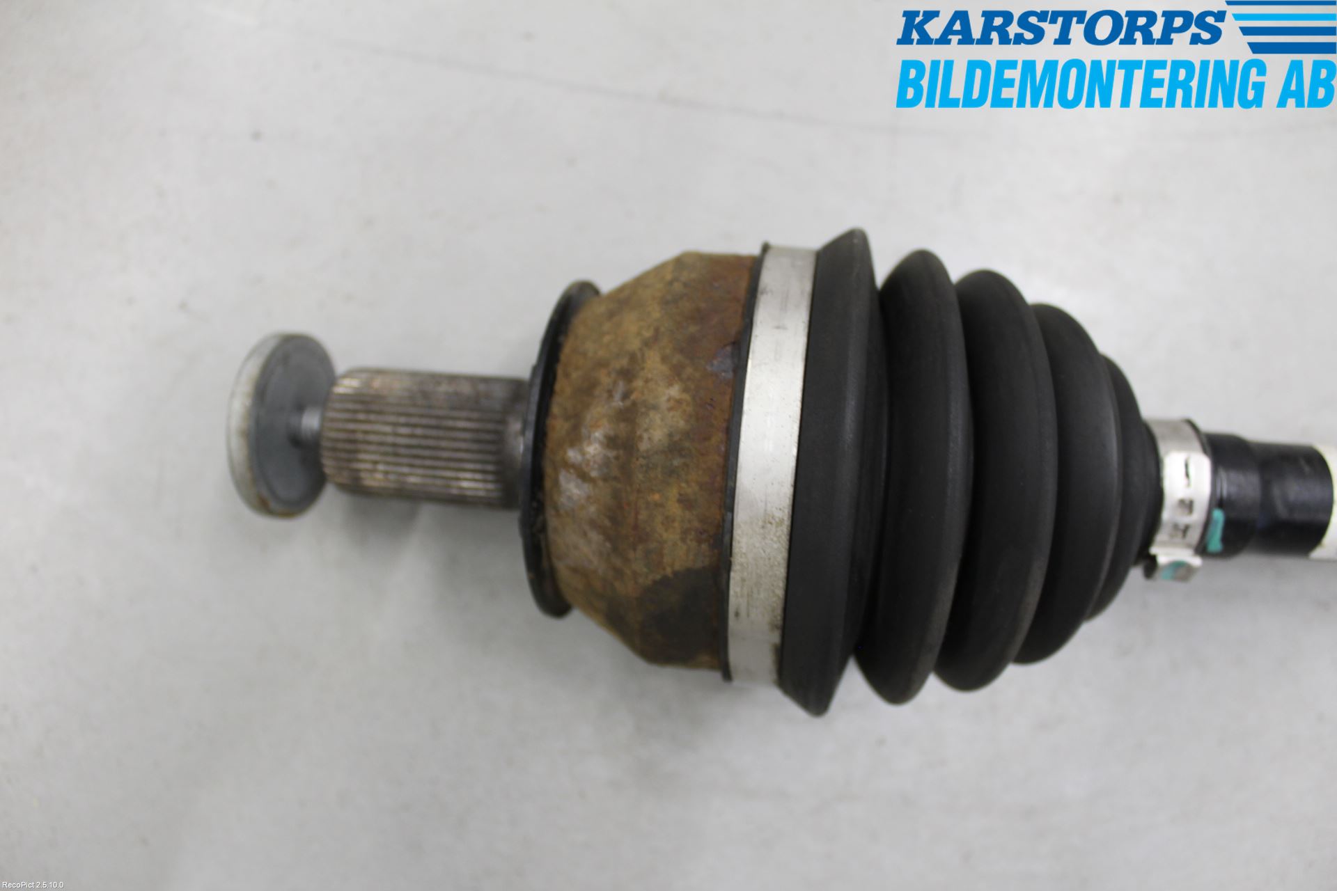 Volvo V70 14-16 Drivaxel Fram Vänster