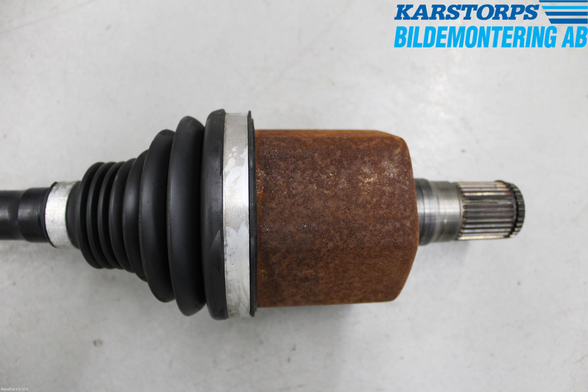 Volvo V70 14-16 Drivaxel Fram Vänster