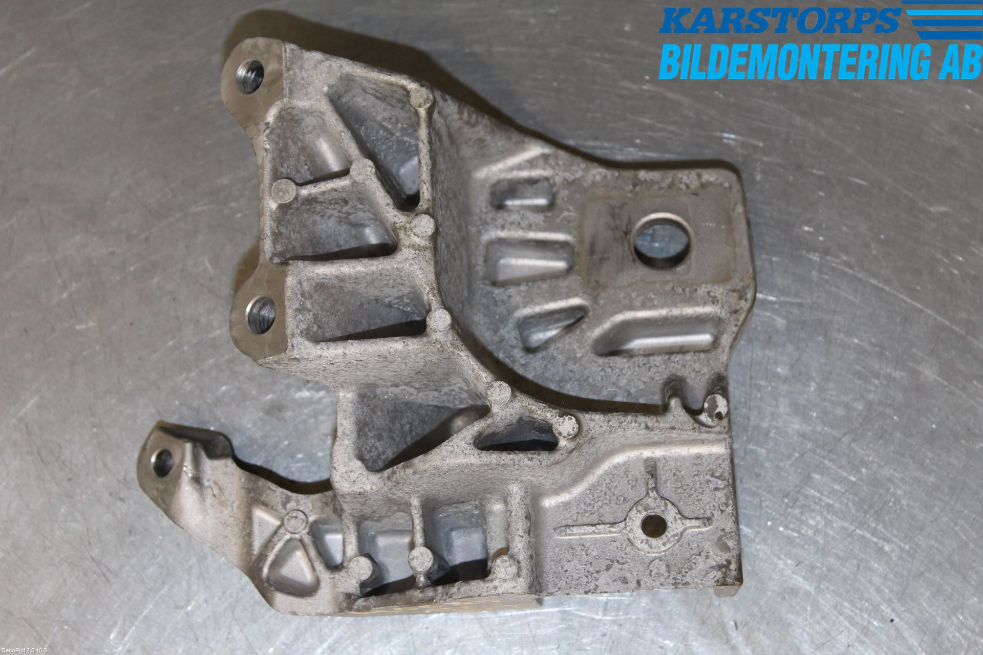 Volvo V70 14-16 Motorfäste