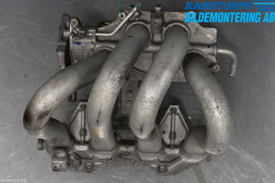 Nissan PRIMERA 02-07 Grenrör Insug