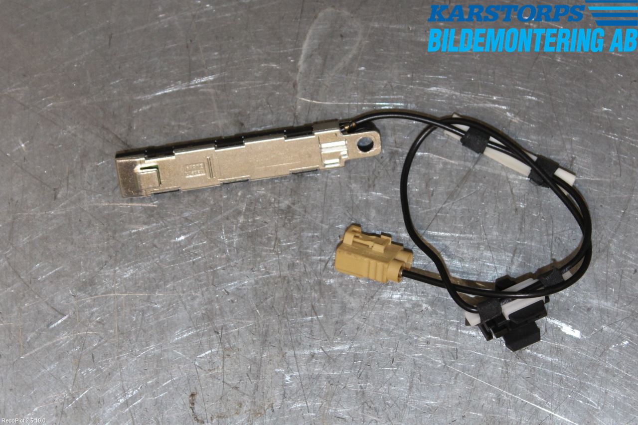 Volkswagen VW GOLF V 04-09 Antennförstärkare