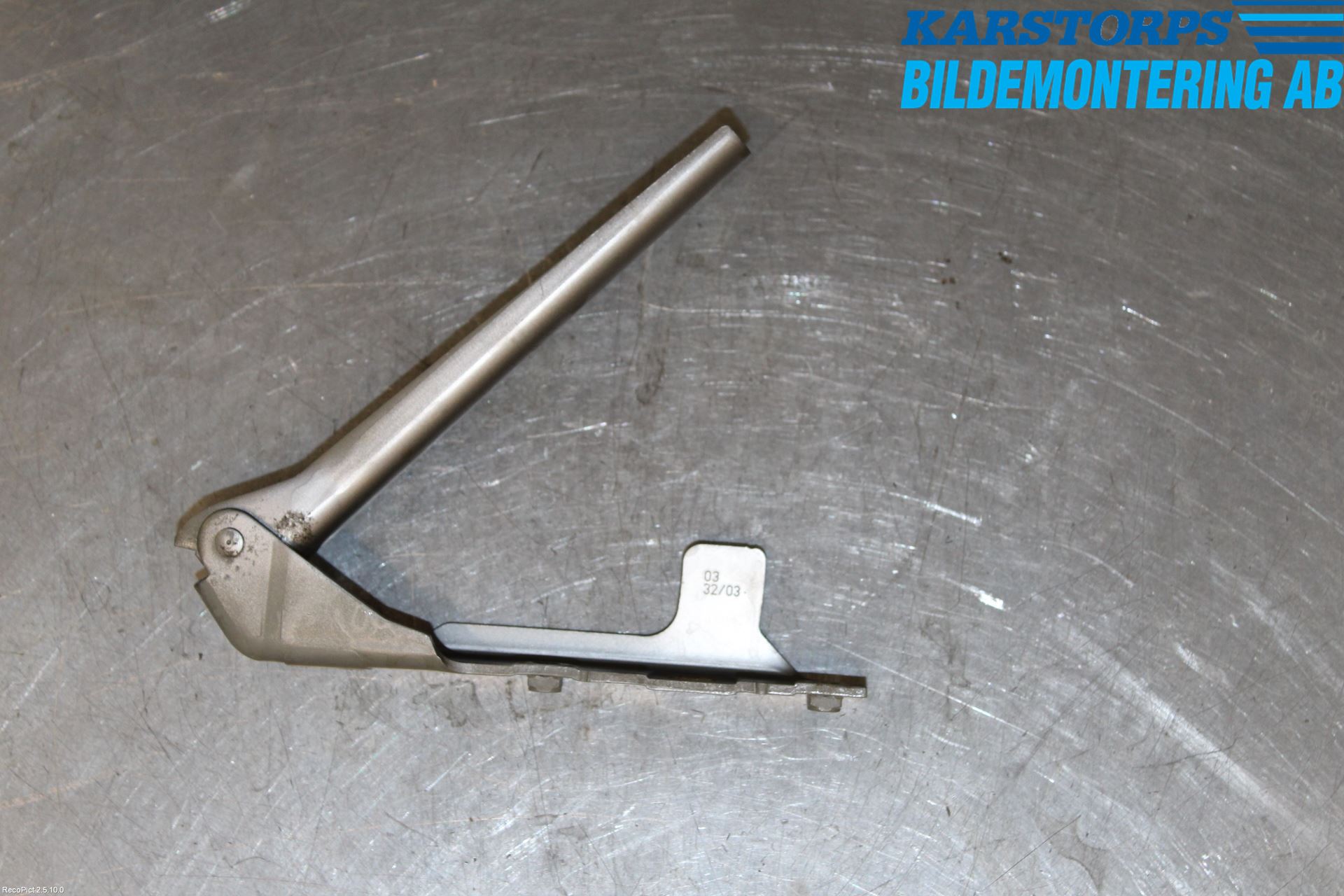 Saab 9-3 VER 2 Huvgångjärn