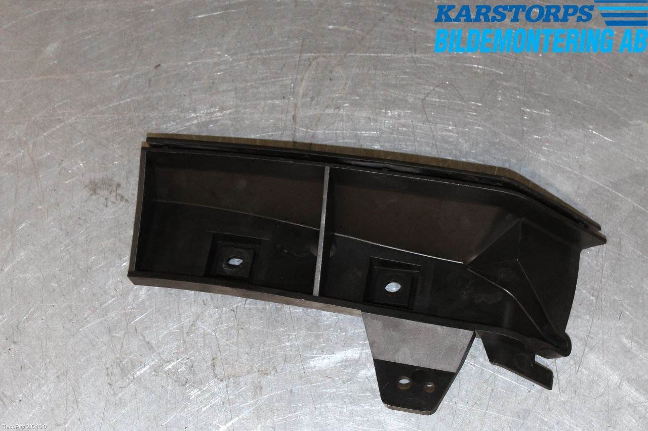 Volvo V50 04-07 Stötfångarfäste Bak Hö