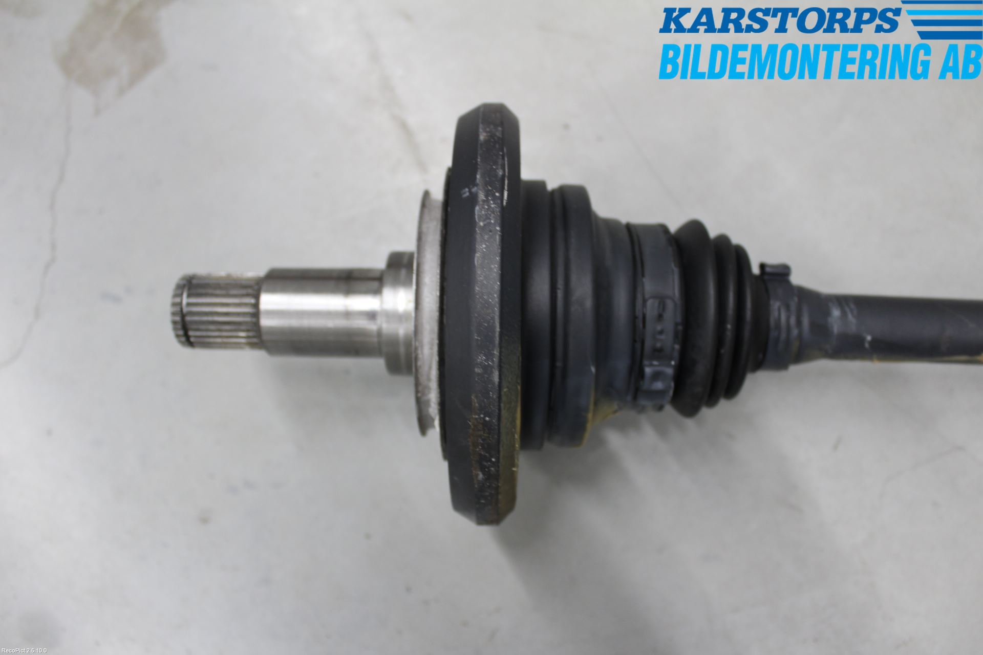 Mercedes-Benz MB C-KLASS (W205) 14-21 Drivaxel Bak Vänster