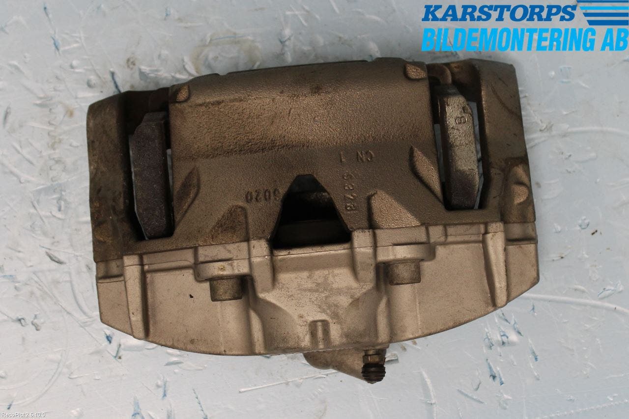 Volvo XC70 14-16 Bromsok Fram Höger