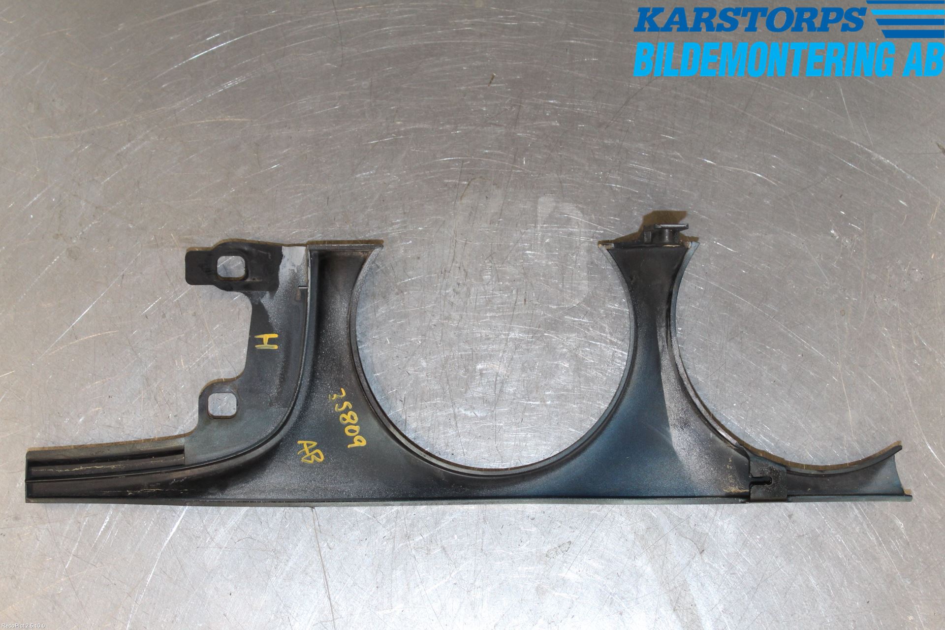 Jaguar XJ X308        98-02 Strålkastarsarg Höger