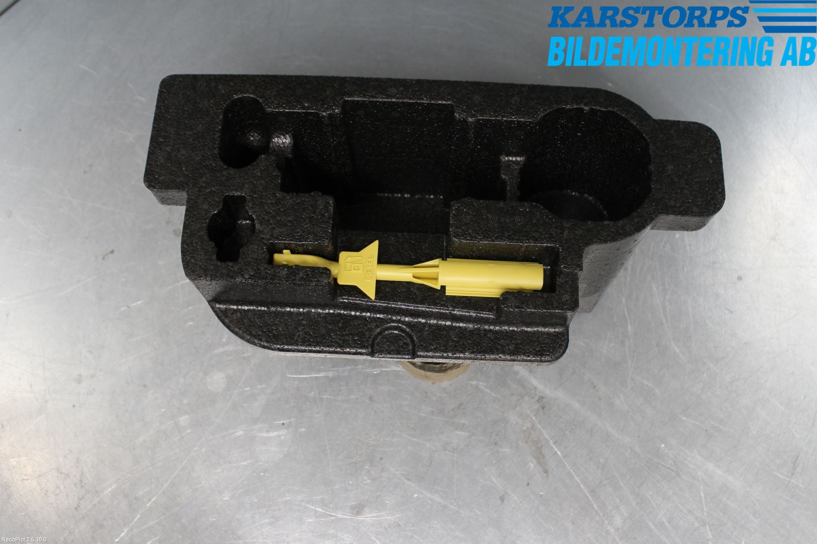 Jaguar XE (X760) 15-24 Verktygsfack-Förvaring