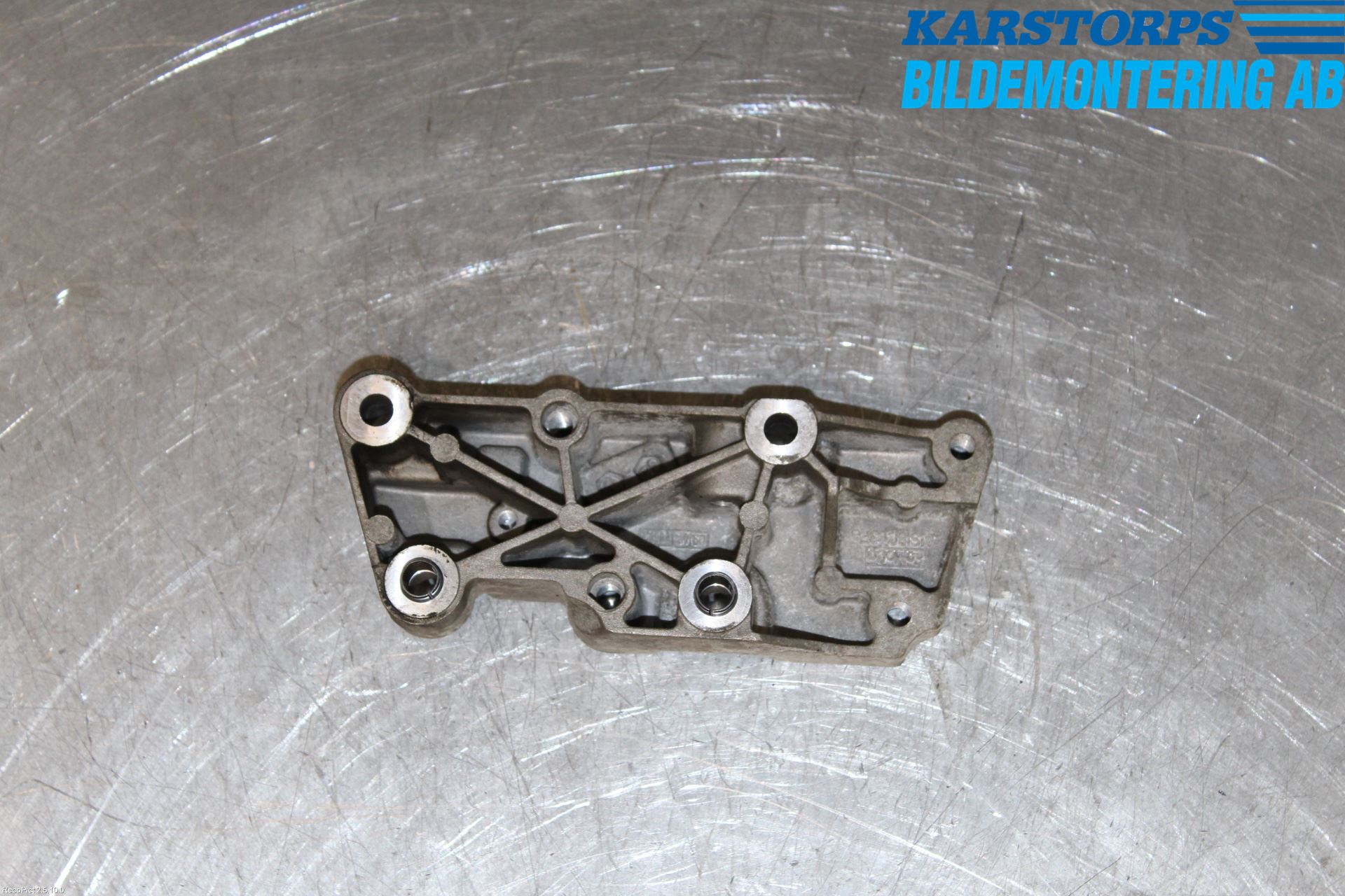 Volvo S60 11-13 Styrservopumpsfäste