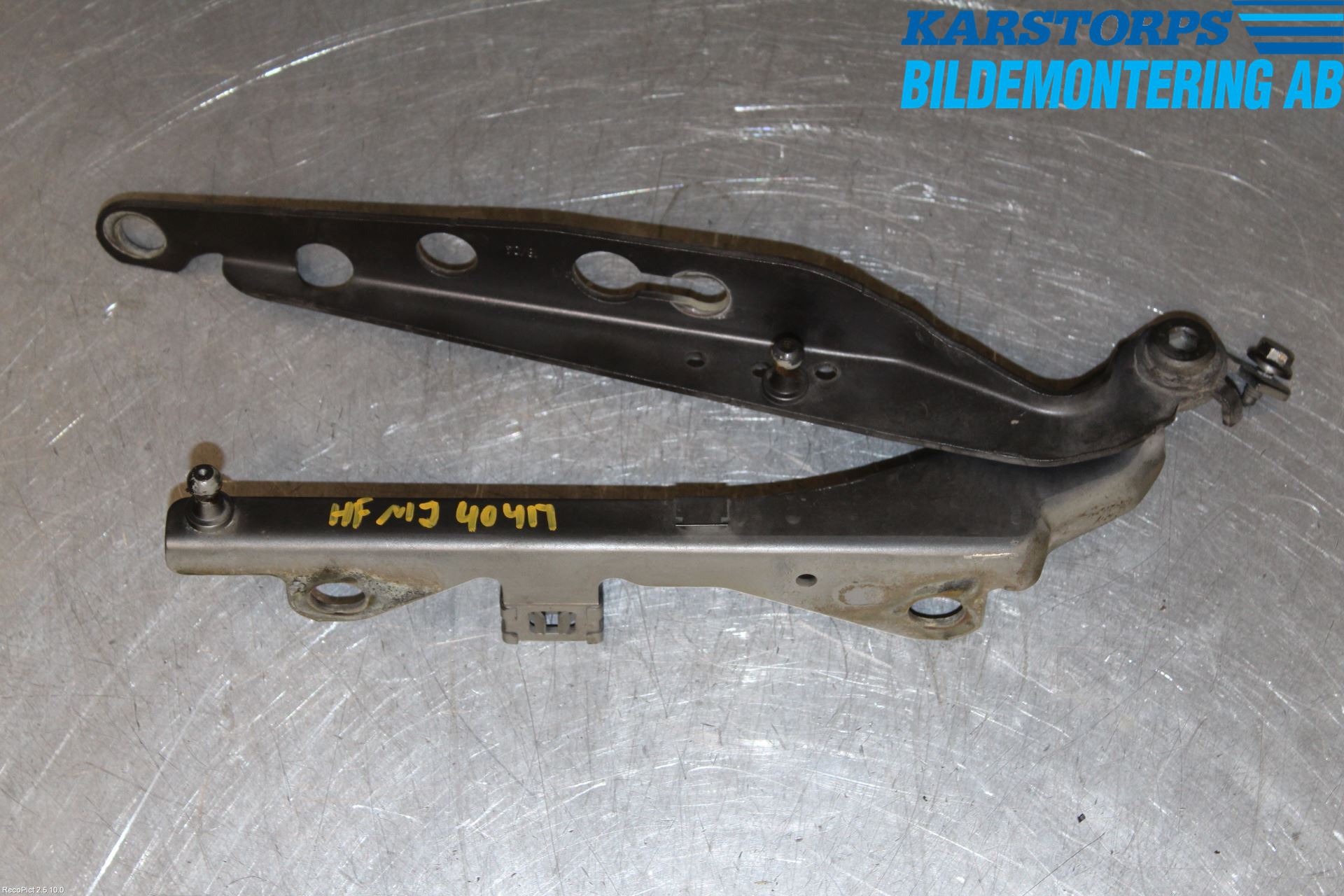 Volvo V70 00-04 Huvgångjärn