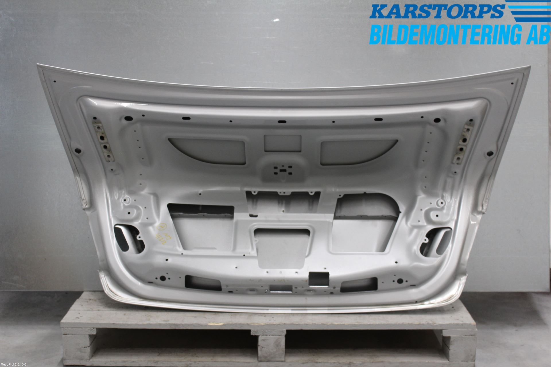Mercedes-Benz MB E-KLASS (W212) 09-16 Baklucka (Ej Med Ruta)