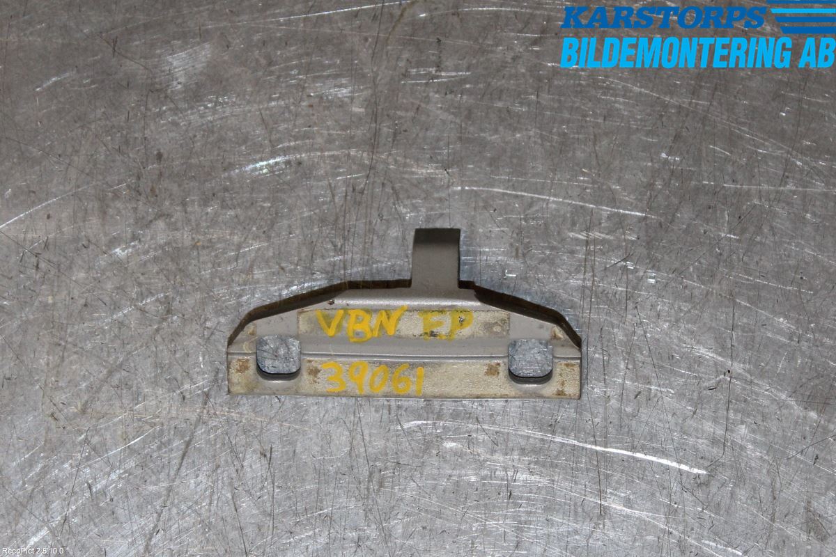 Volvo XC60 09-13 Dörrgångjärn