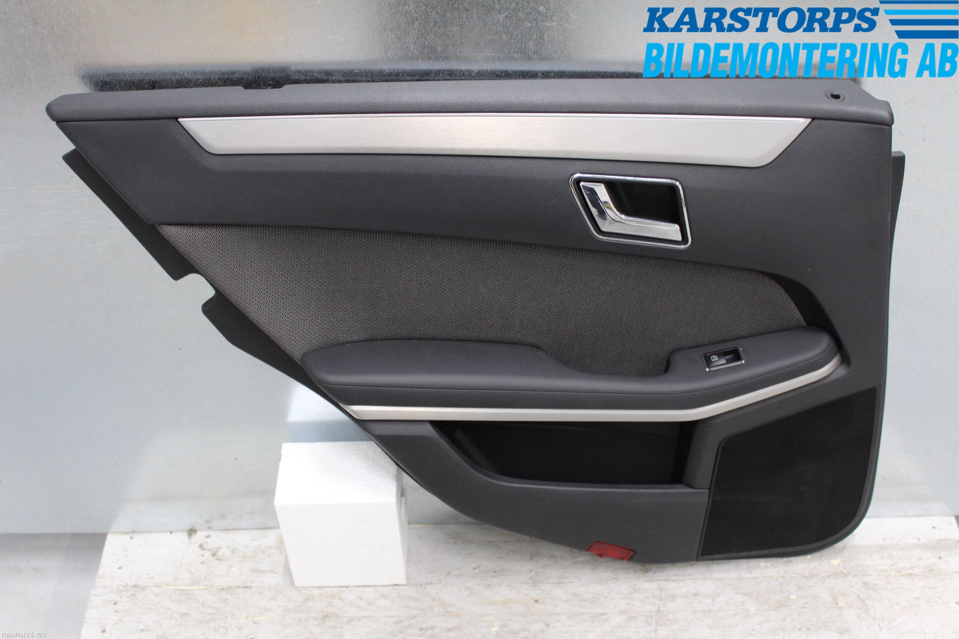 Mercedes-Benz MB E-KLASS (W212) 09-16 Dörrklädsel Vä
