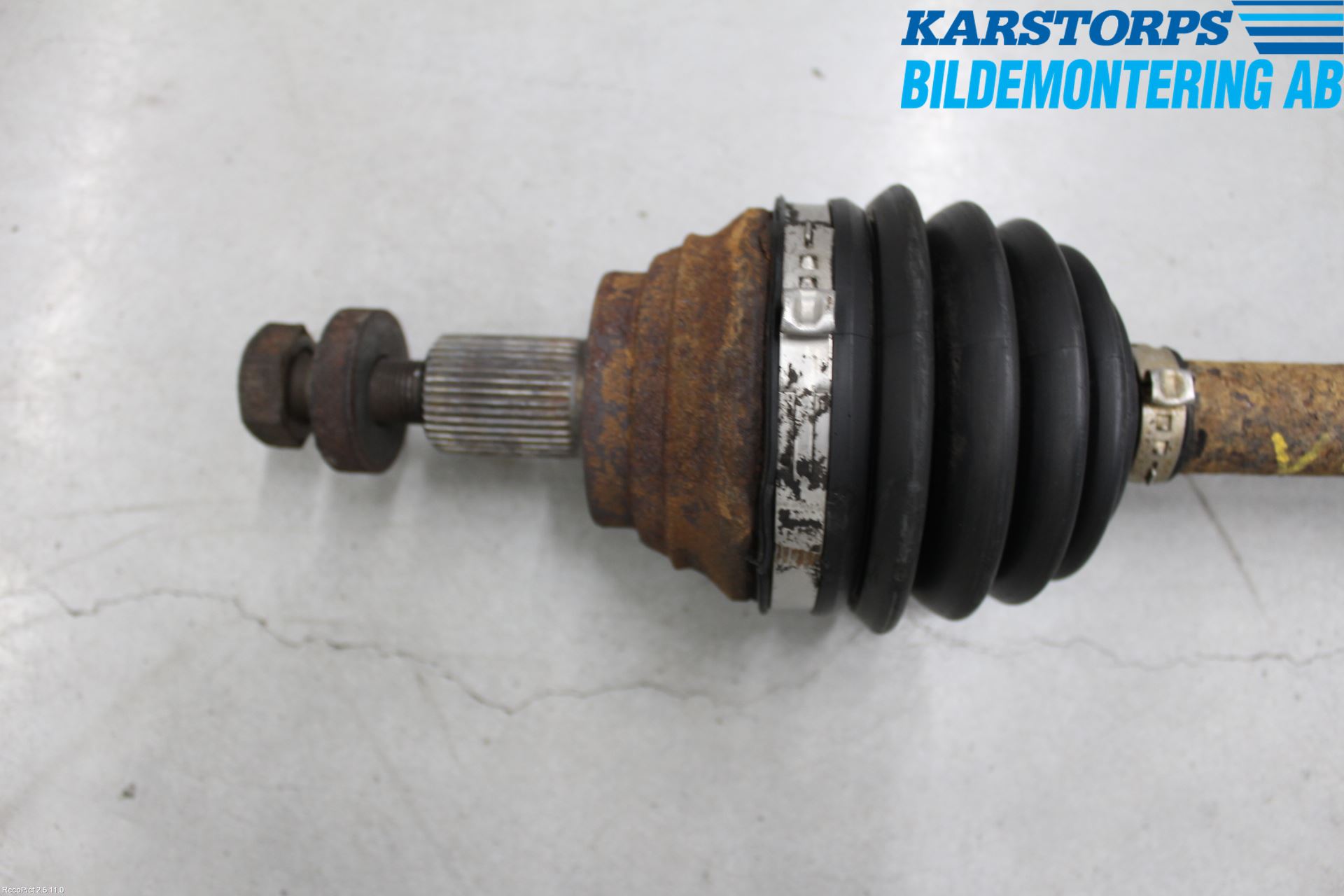 Volkswagen VW PASSAT 05-11 Drivaxel Bak Vänster