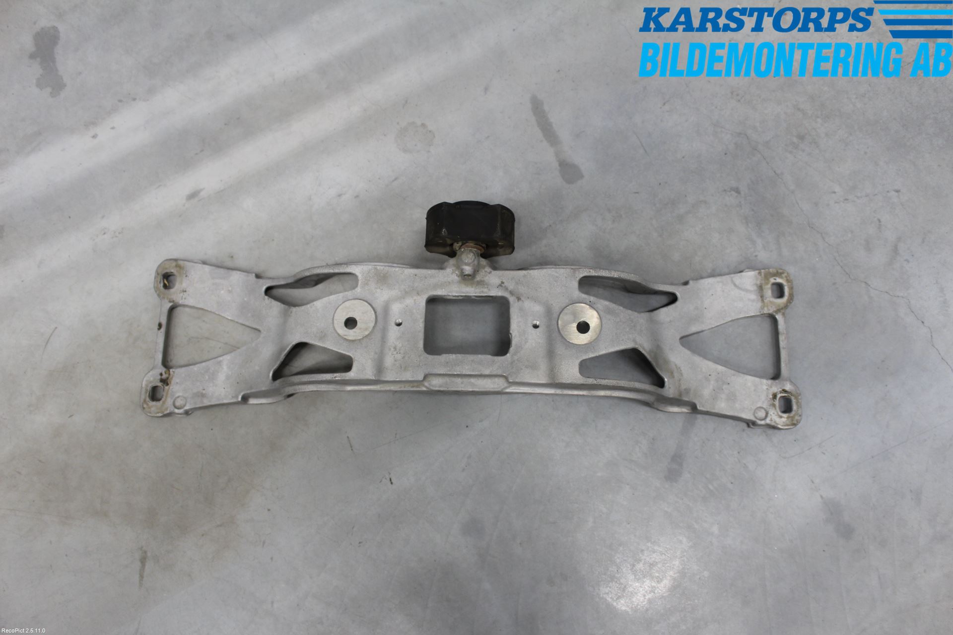 Jaguar XJ X308        98-02 Växellådsbalk