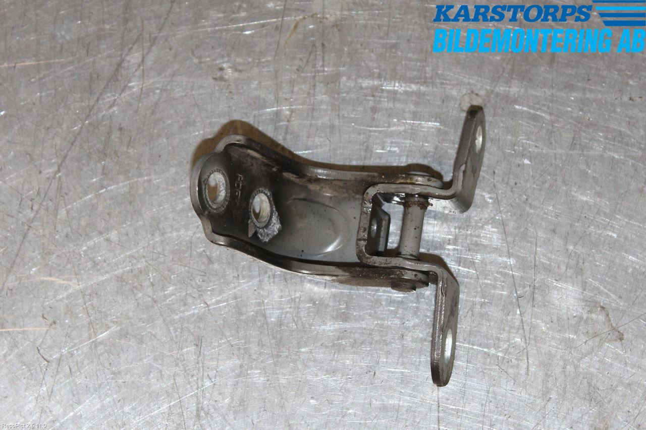 Kia CEED 06-12 Dörrgångjärn