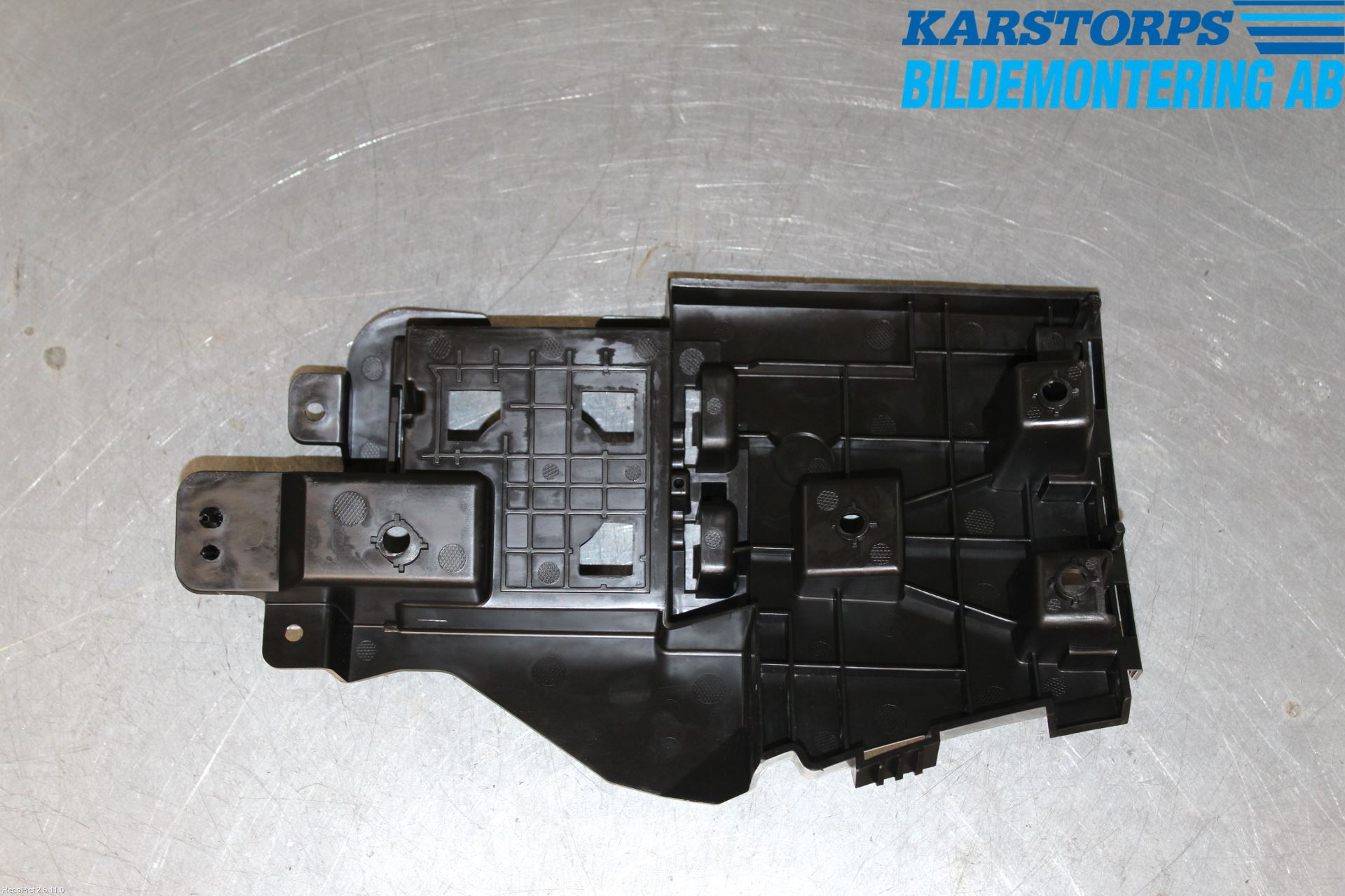 Volvo V60 14-18 Stötfångarfäste Bak Hö