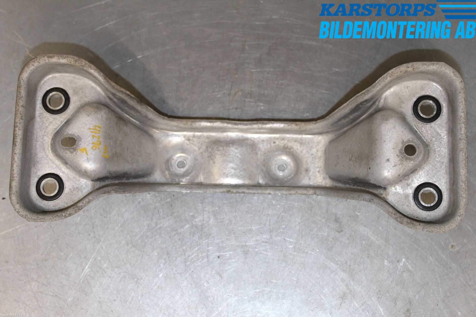 Volvo XC60 14-17 Mellanaxel Balk