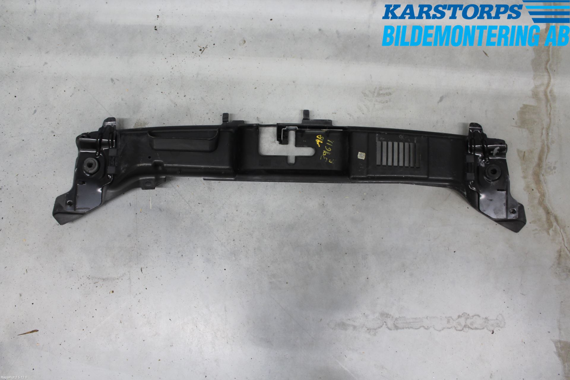 Volvo V50 04-07 Täckplast Front