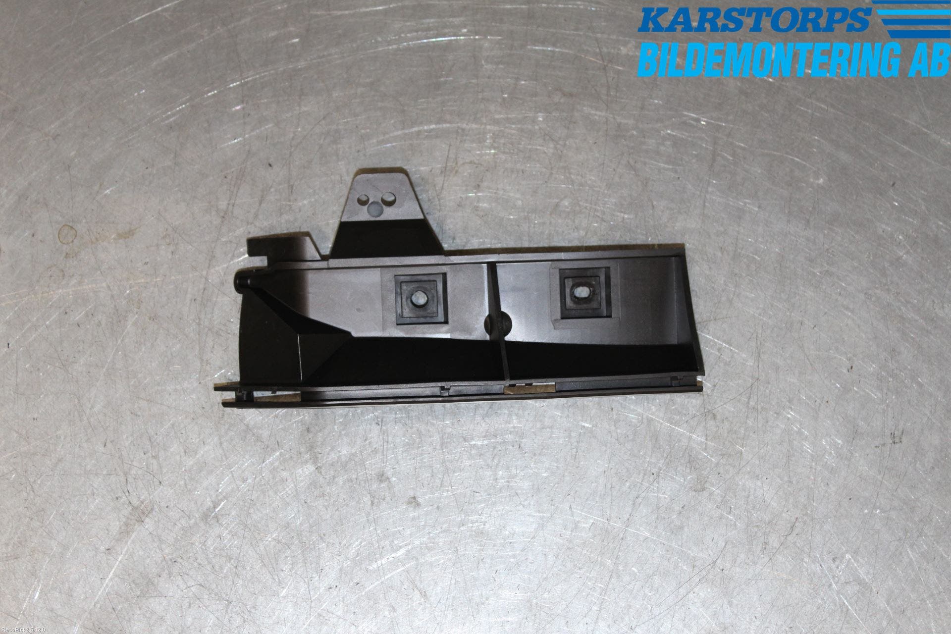 Volvo V50 04-07 Stötfångarfäste Bak Hö