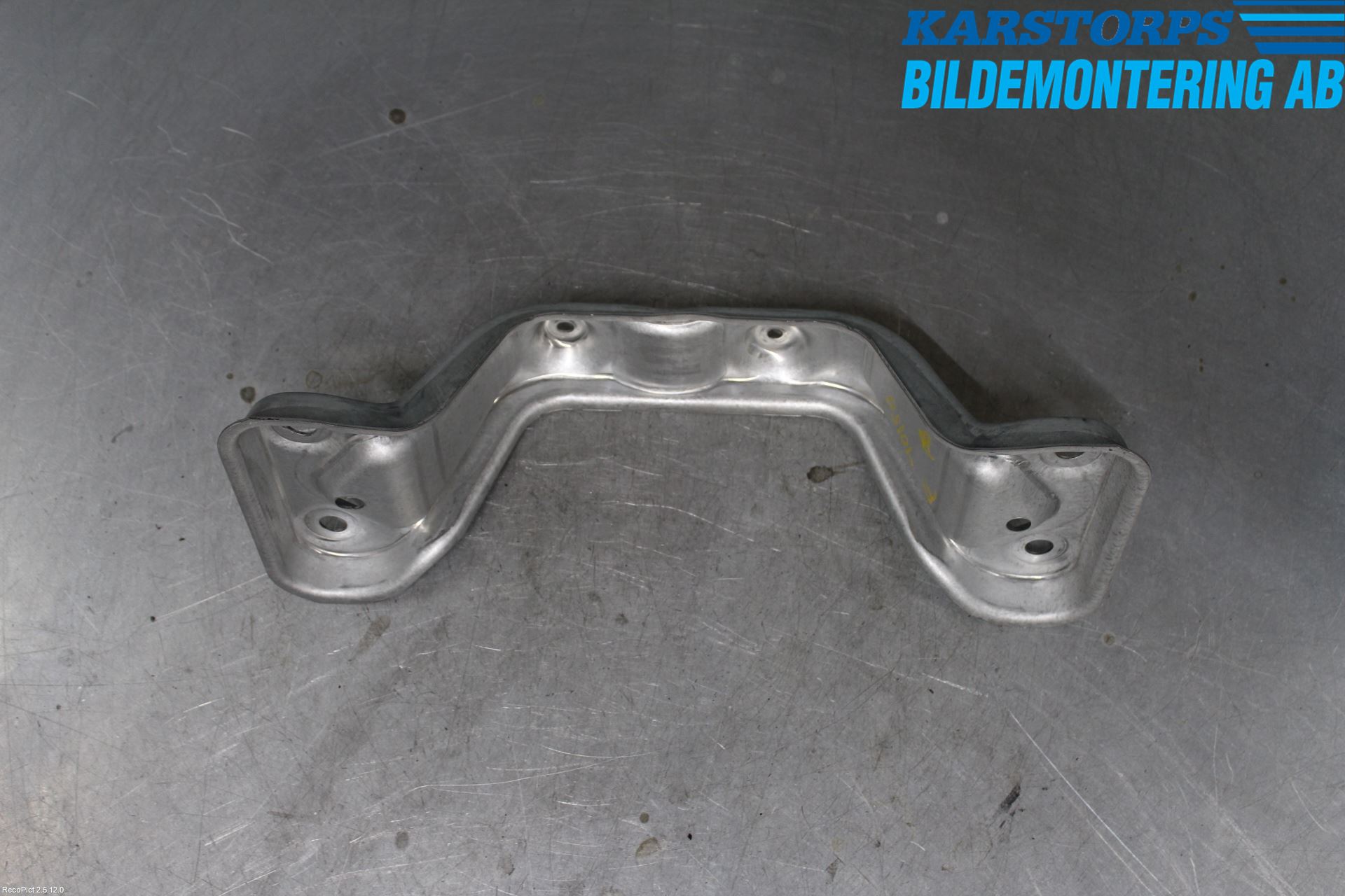 Volvo XC60 14-17 Mellanaxel Balk