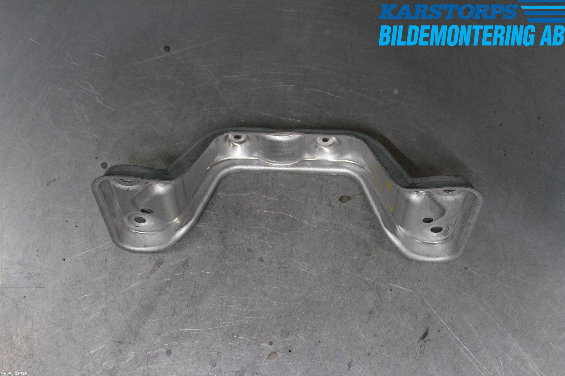 Volvo XC60 14-17 Mellanaxel Balk