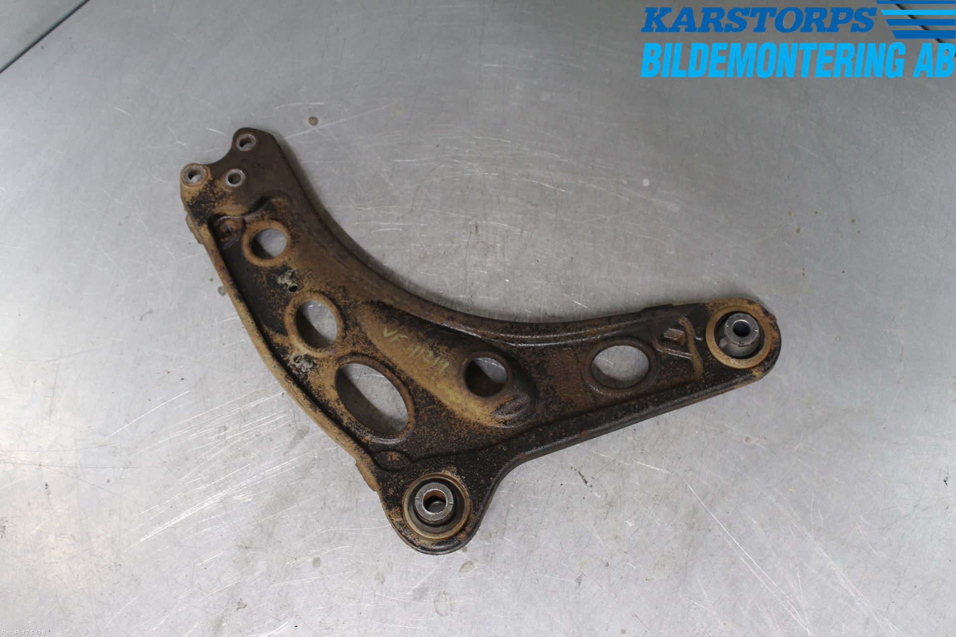 Renault TRAFIC   02-14 Bärarm Fram Undre Vä