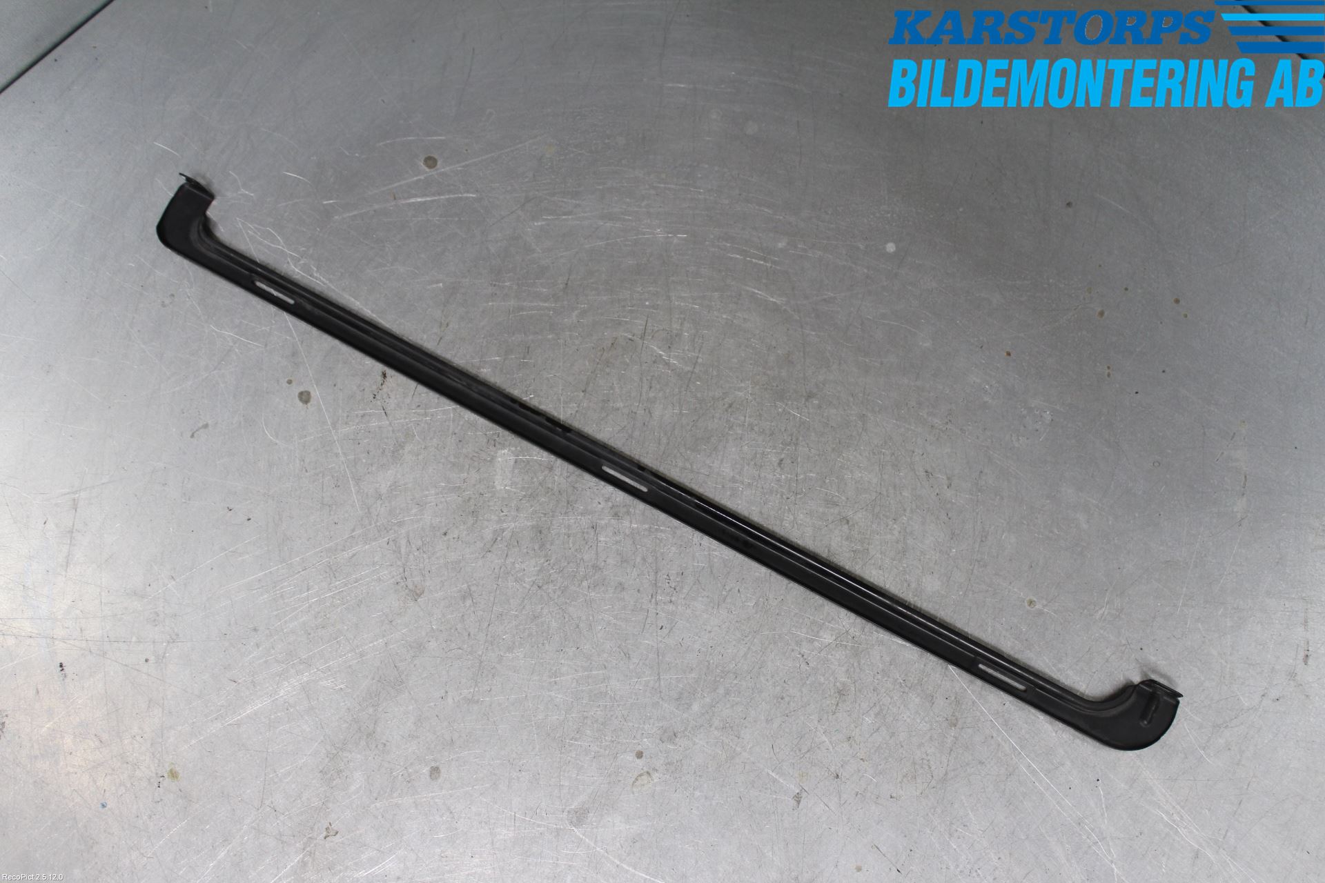 Volvo V50 08-12 Kylarfäste-Ram-Balk