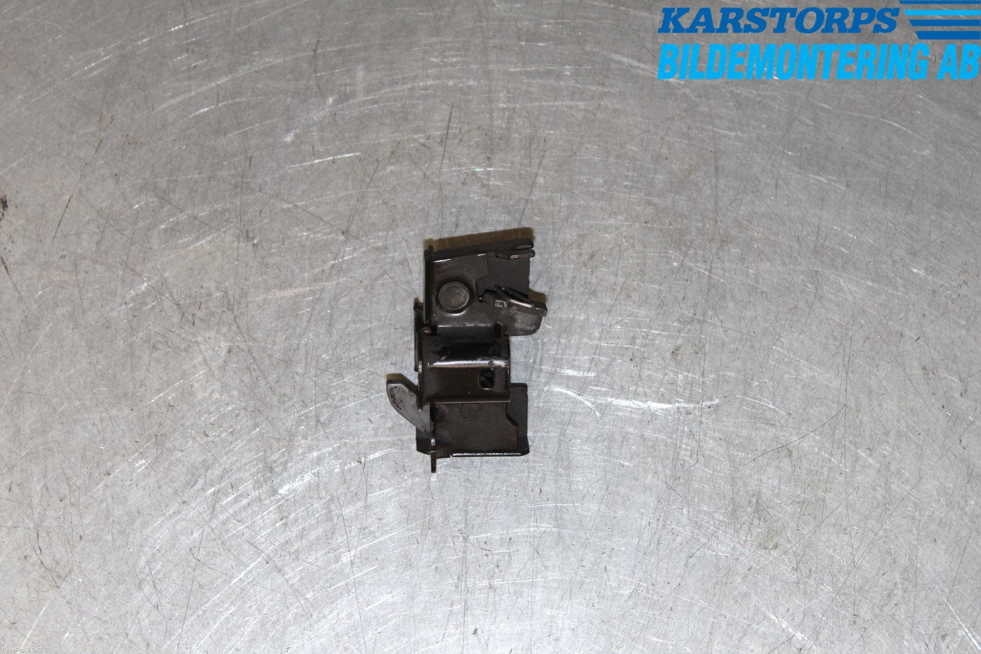 Mercedes-Benz MB CLK (C209) 02-09 Huvlås