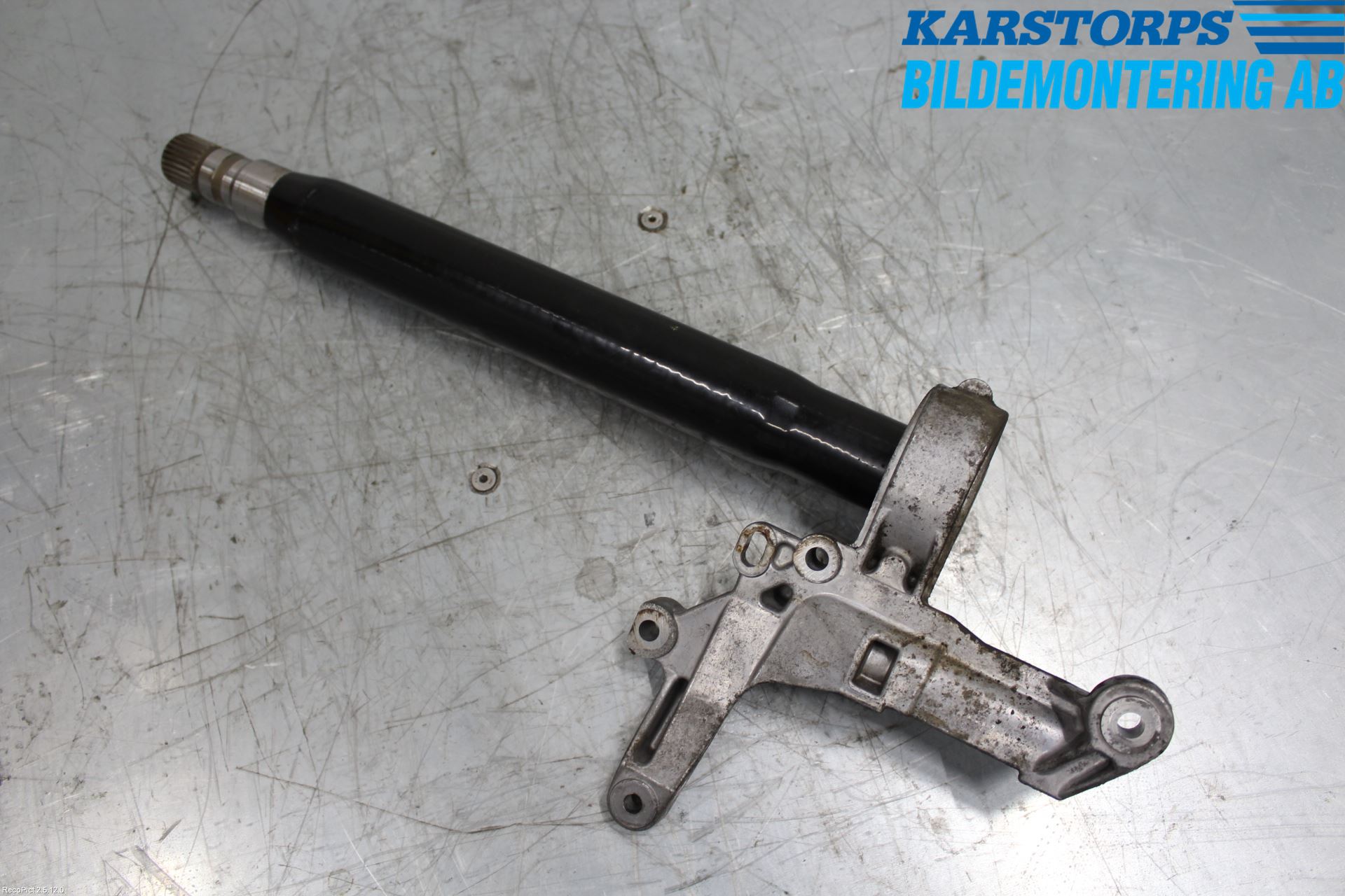 Saab 9-5 -05 Drivaxel Fram Höger