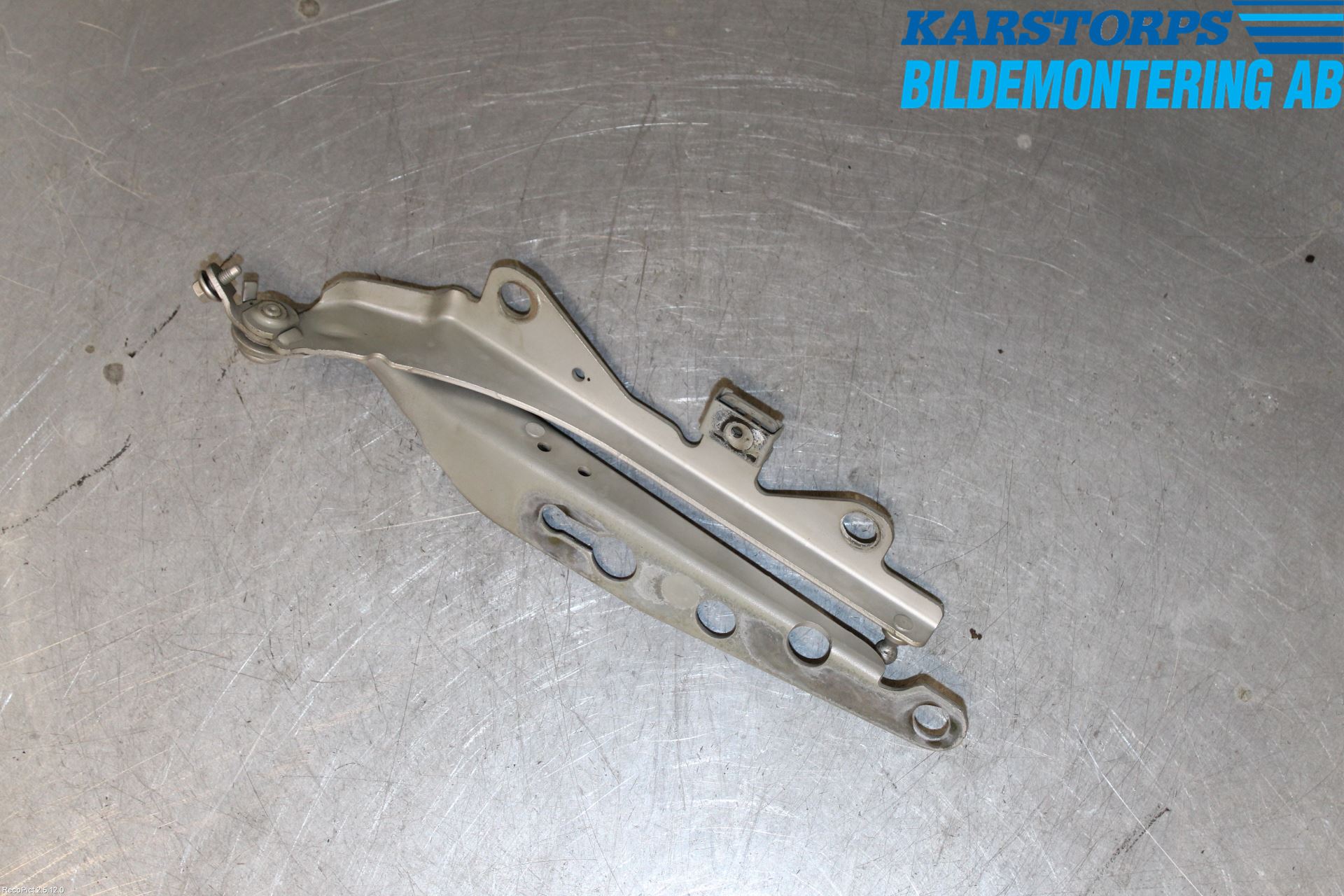 Volvo S60 05-10 Huvgångjärn