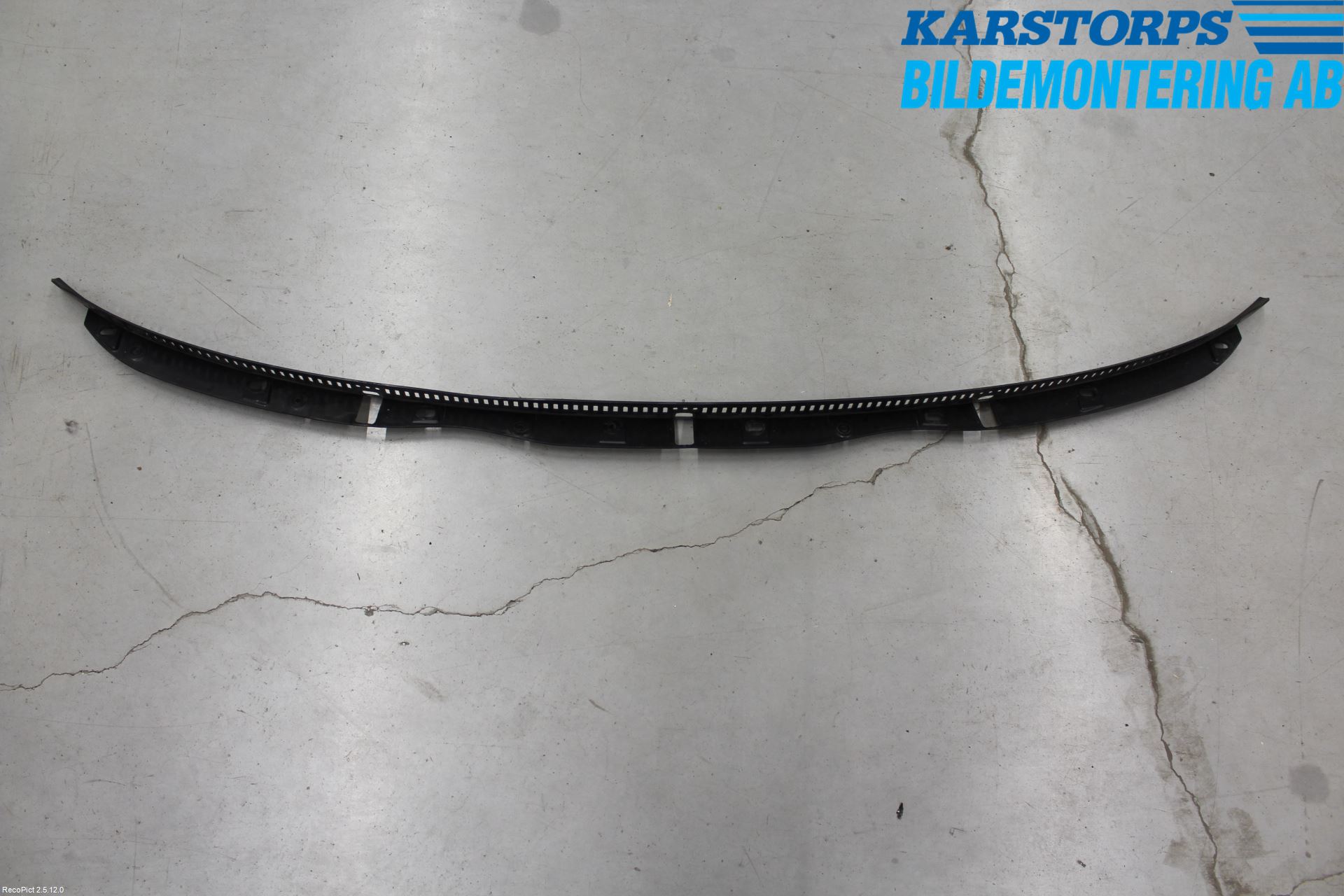 Volvo V60 14-18 Torpedplåt-Torpedplast