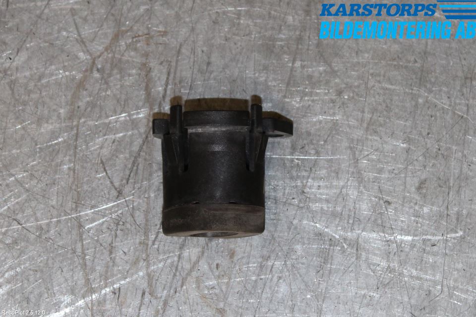 Volvo V50 08-12 Kylarfäste-Ram-Balk