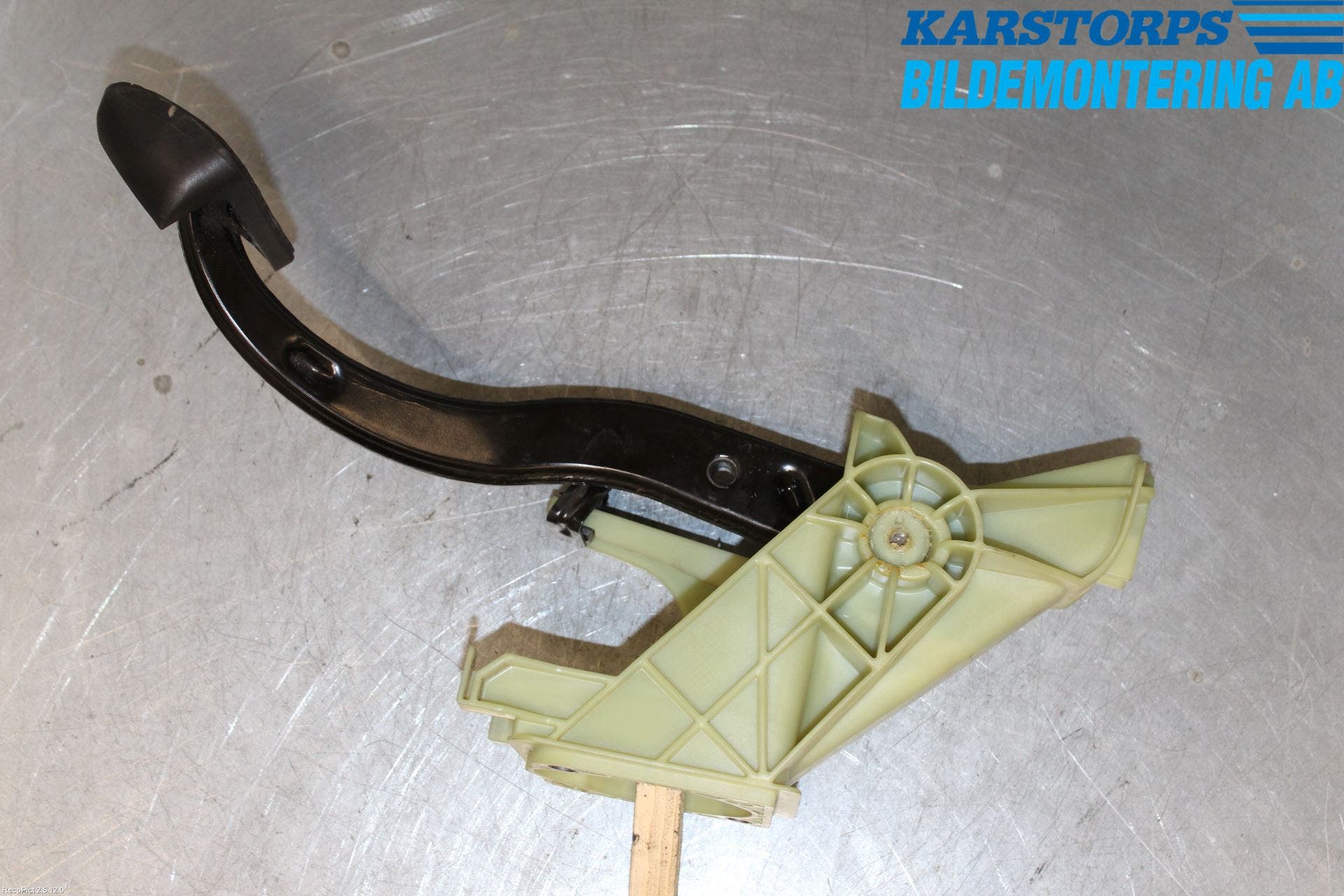 BMW 7 E65/66    00-08 Bromspedal