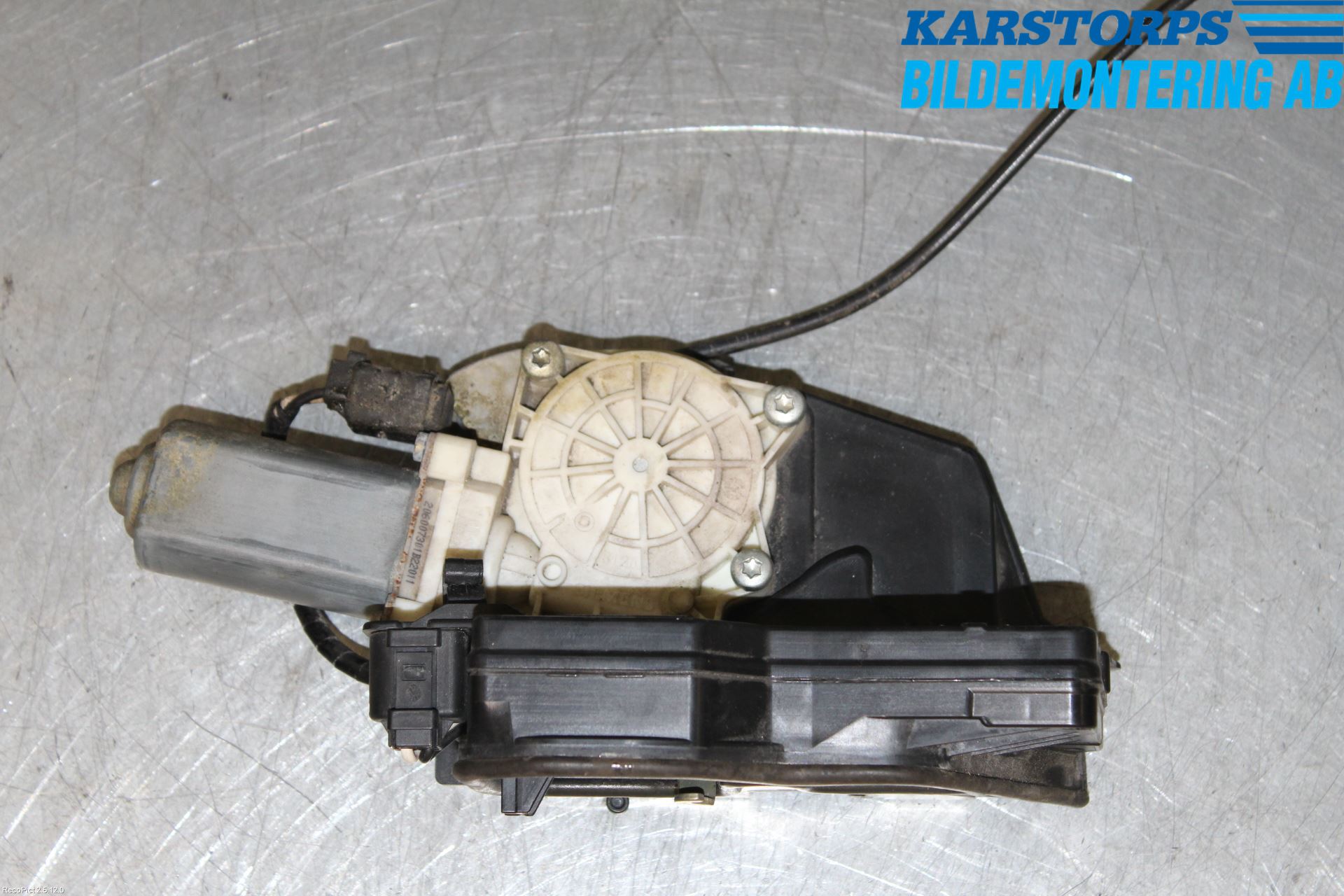 BMW 7 E65/66    00-08 Låskista-Dörrlås