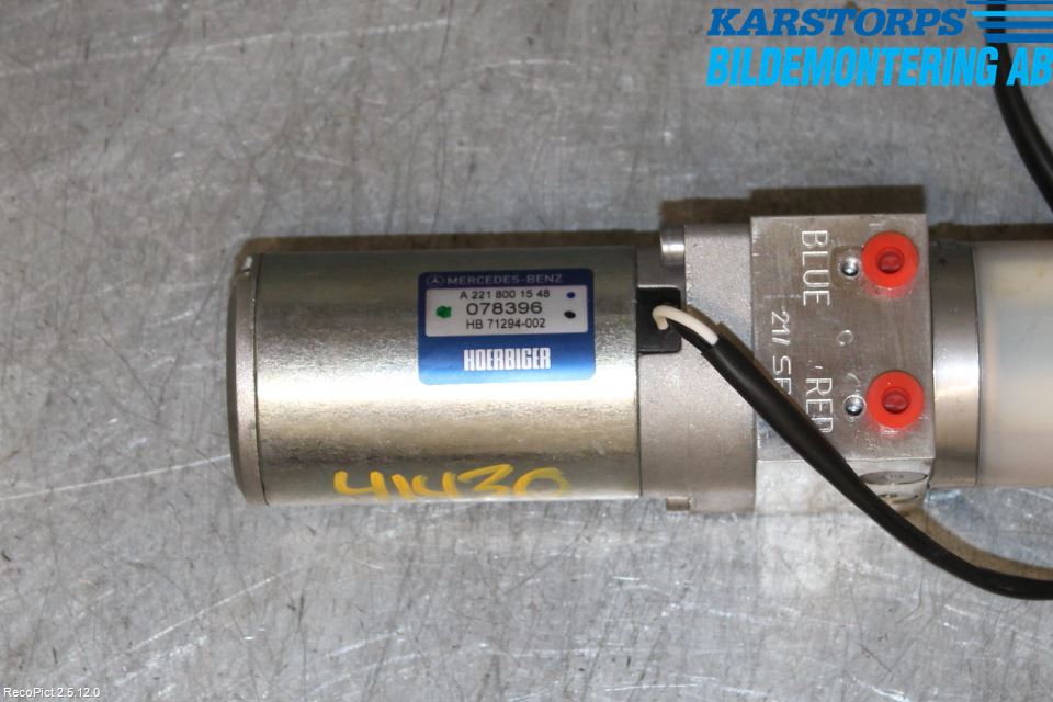 Mercedes-Benz MB S-KLASS (W221) 05-13 Bakluckeöppnare Automatisk
