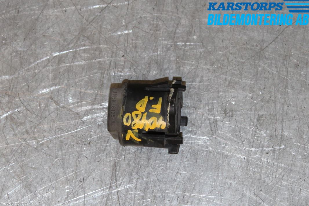 Volvo V50 08-12 Kylarfäste-Ram-Balk