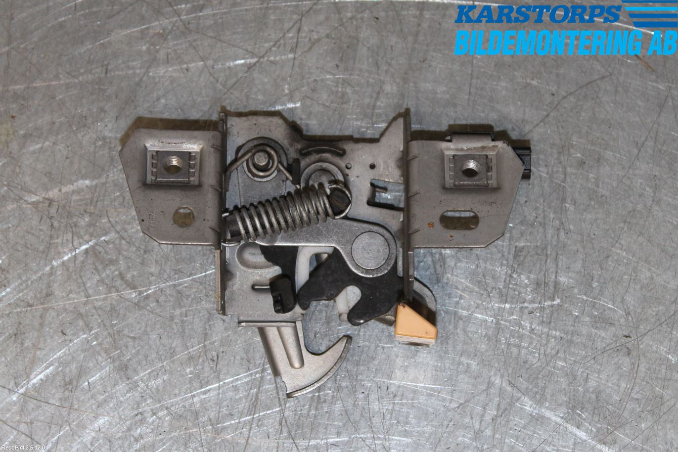 Volvo V50 08-12 Huvlås