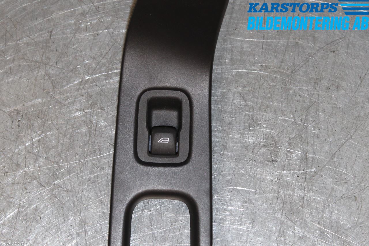 Volvo V60 14-18 Strömställare Elhiss