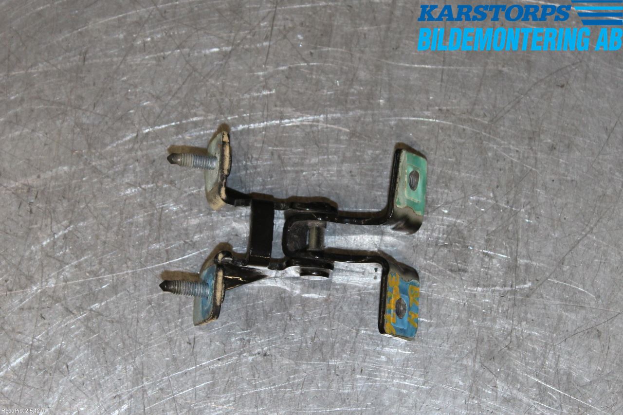 Mercedes-Benz MB A-KLASS (W176) 13-18 Bakluckegångjärn Hö
