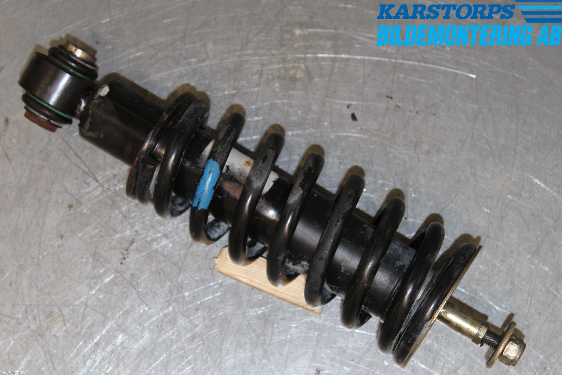 MG TF Fjäderben Fram Vänster