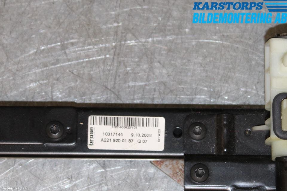 Mercedes-Benz MB S-KLASS (W221) 05-13 Inredning Stolsunderrede