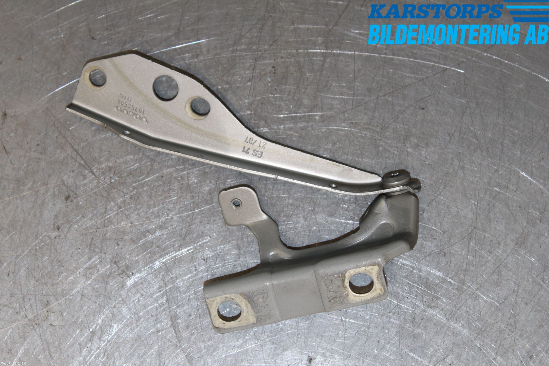 Volvo V50 08-12 Huvgångjärn