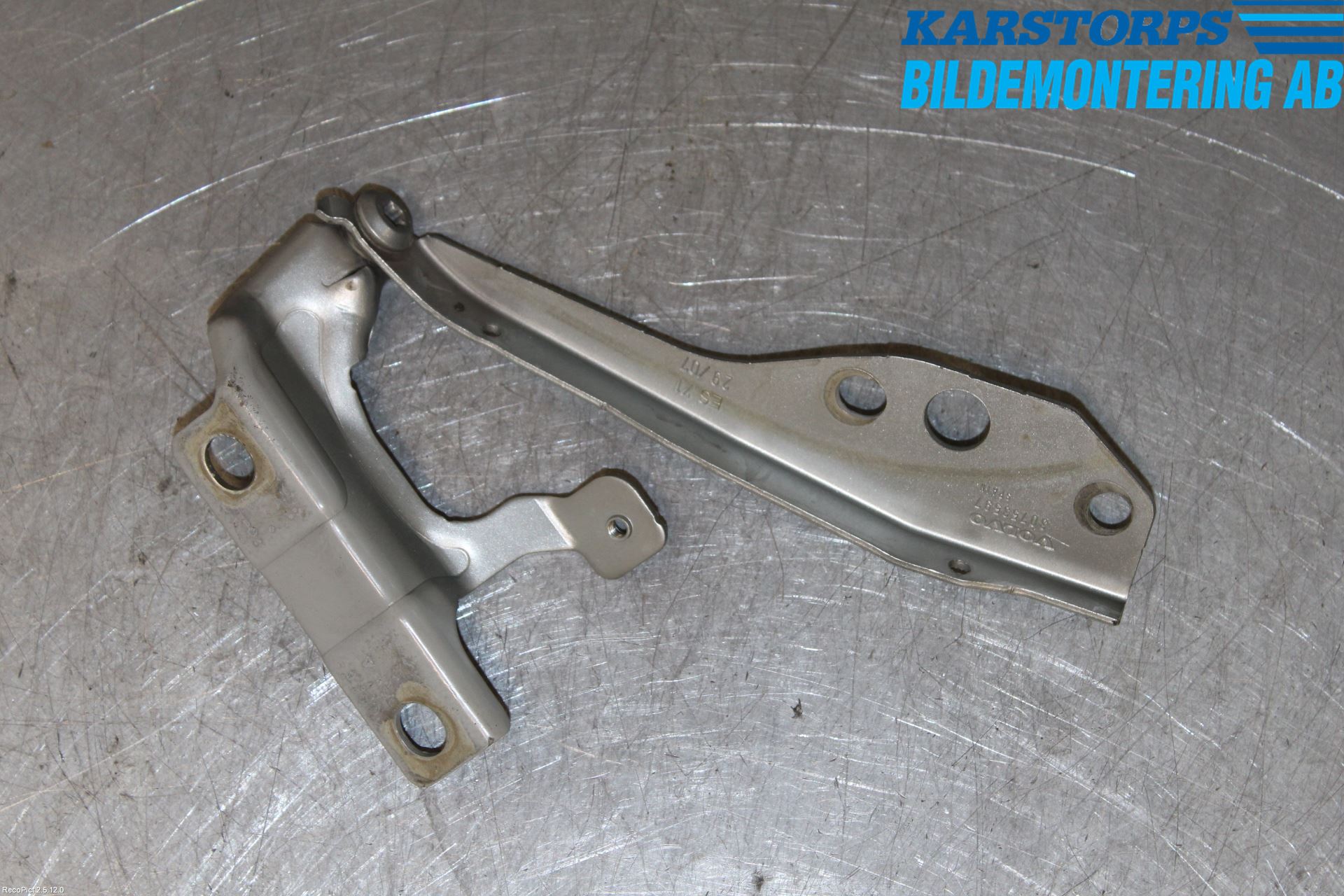 Volvo V50 08-12 Huvgångjärn