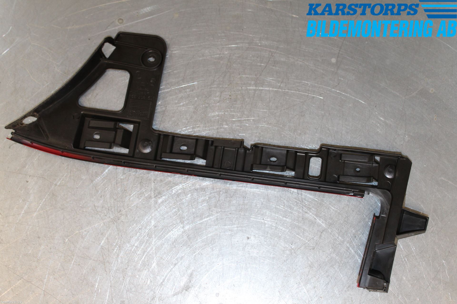 Volkswagen VW PASSAT 05-11 Stötfångarfäste Bak Hö
