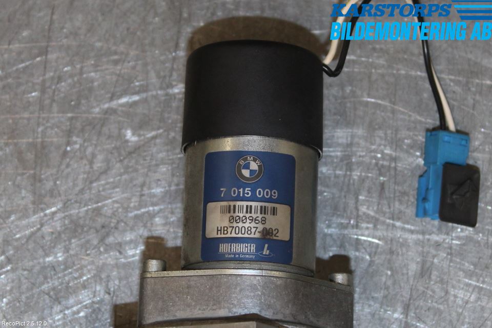 BMW 7 E65/66    00-08 Bakluckeöppnare Automatisk