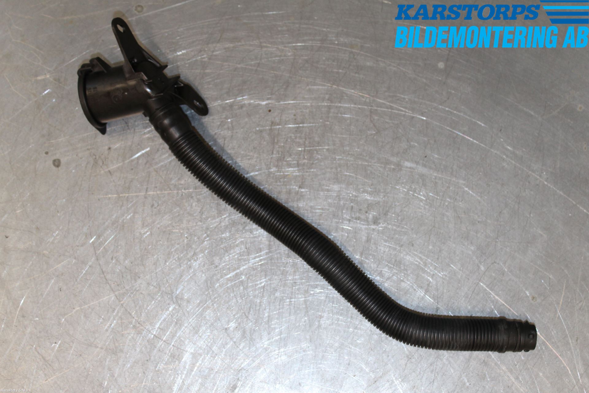 BMW 7 E65/66    00-08 Spolartank Påfyllningsrör